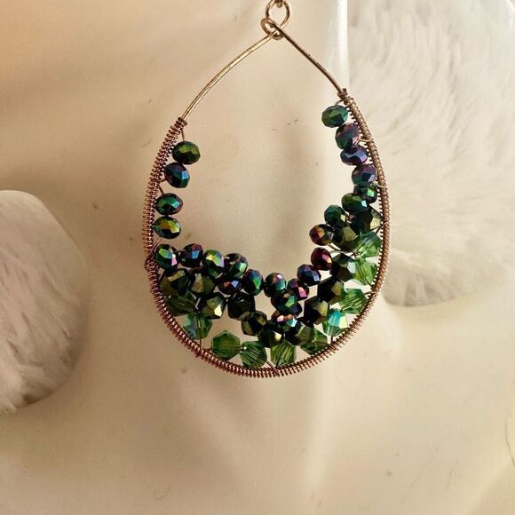 Gold tone green teardrop earrings - Picture 9 of 9